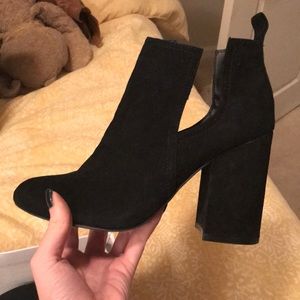 Steve Madden Naomi black suede booties 6.5